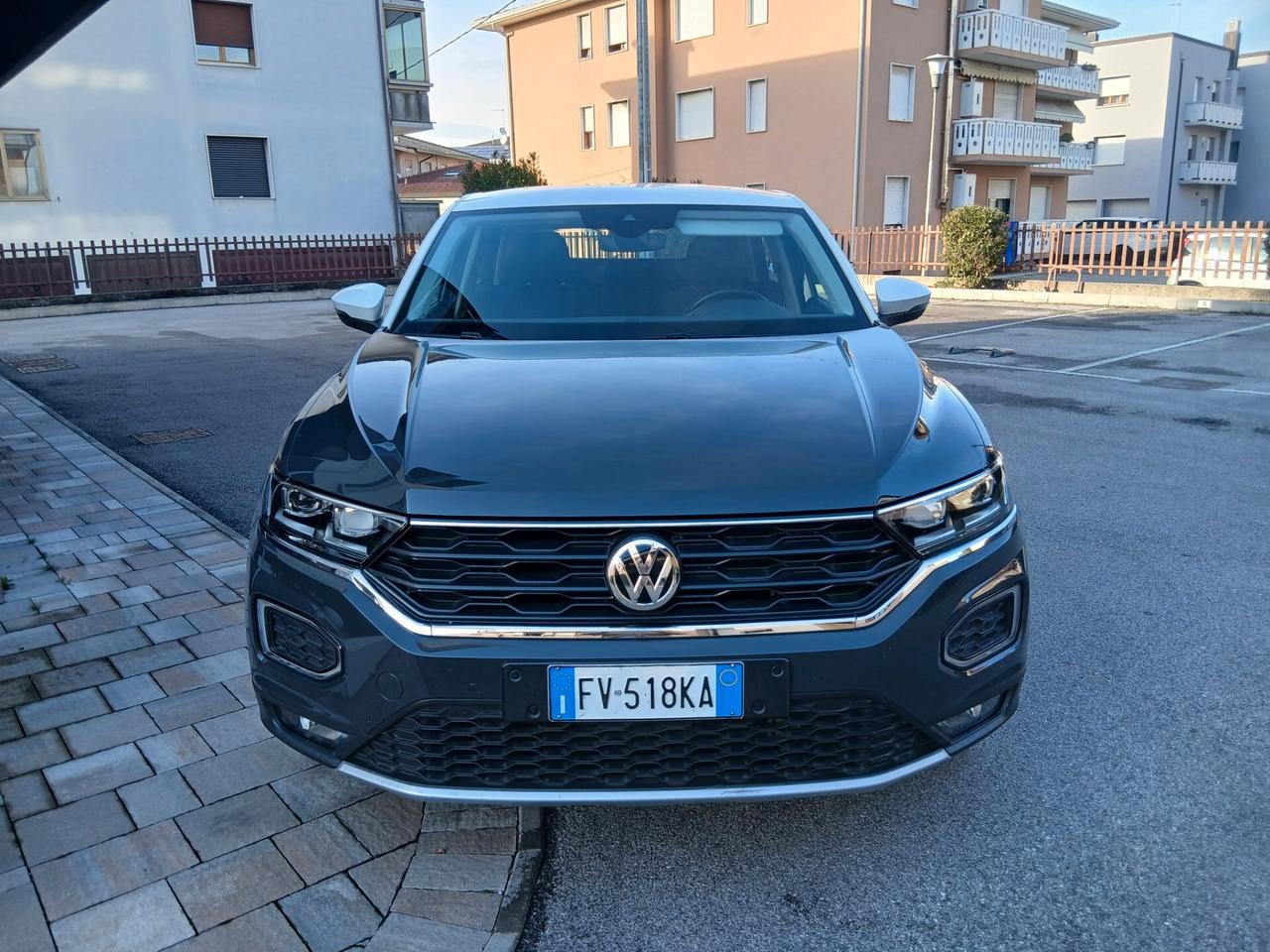 Volkswagen T-Roc 1.0 TSI 115 CV Style teck pack+doppi cerchi tua a € 199 mese
