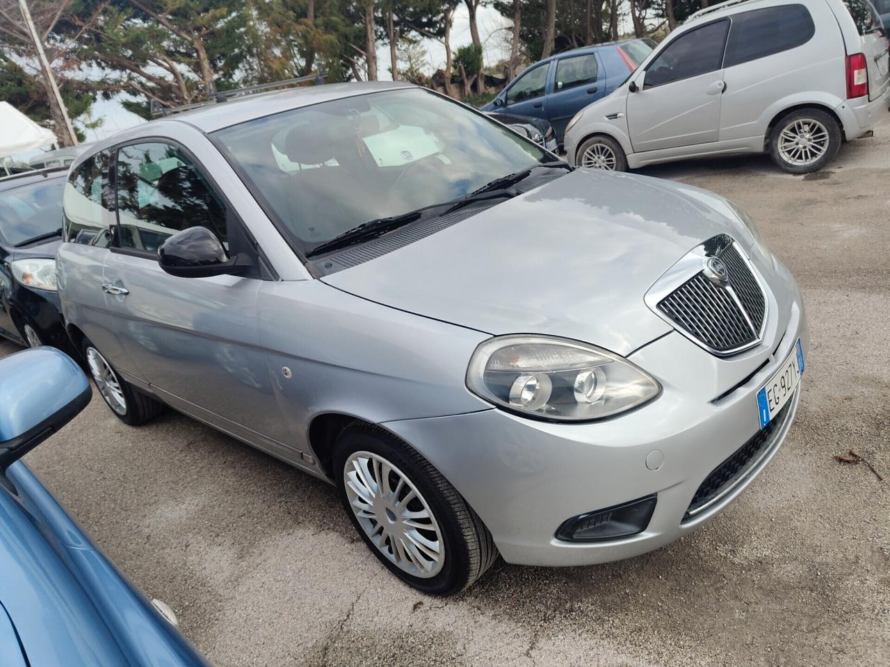 Lancia Ypsilon 1.2 Silver