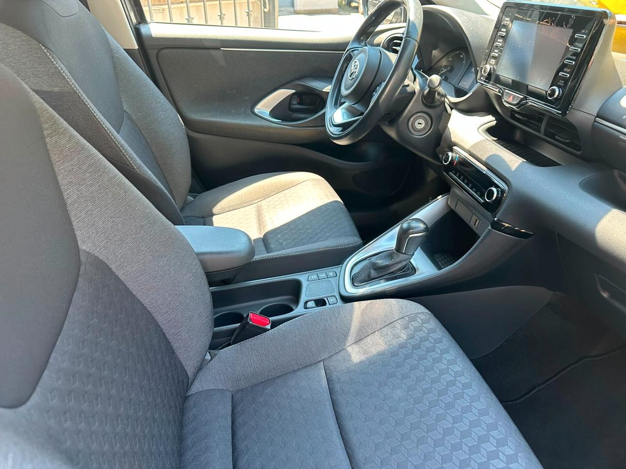 Toyota Yaris 1.5 Hybrid 5 porte Business