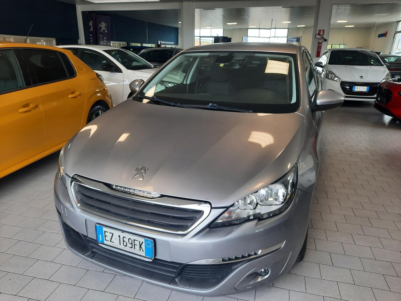 Peugeot 308 BUSINESS 1.6 HDI 92CV