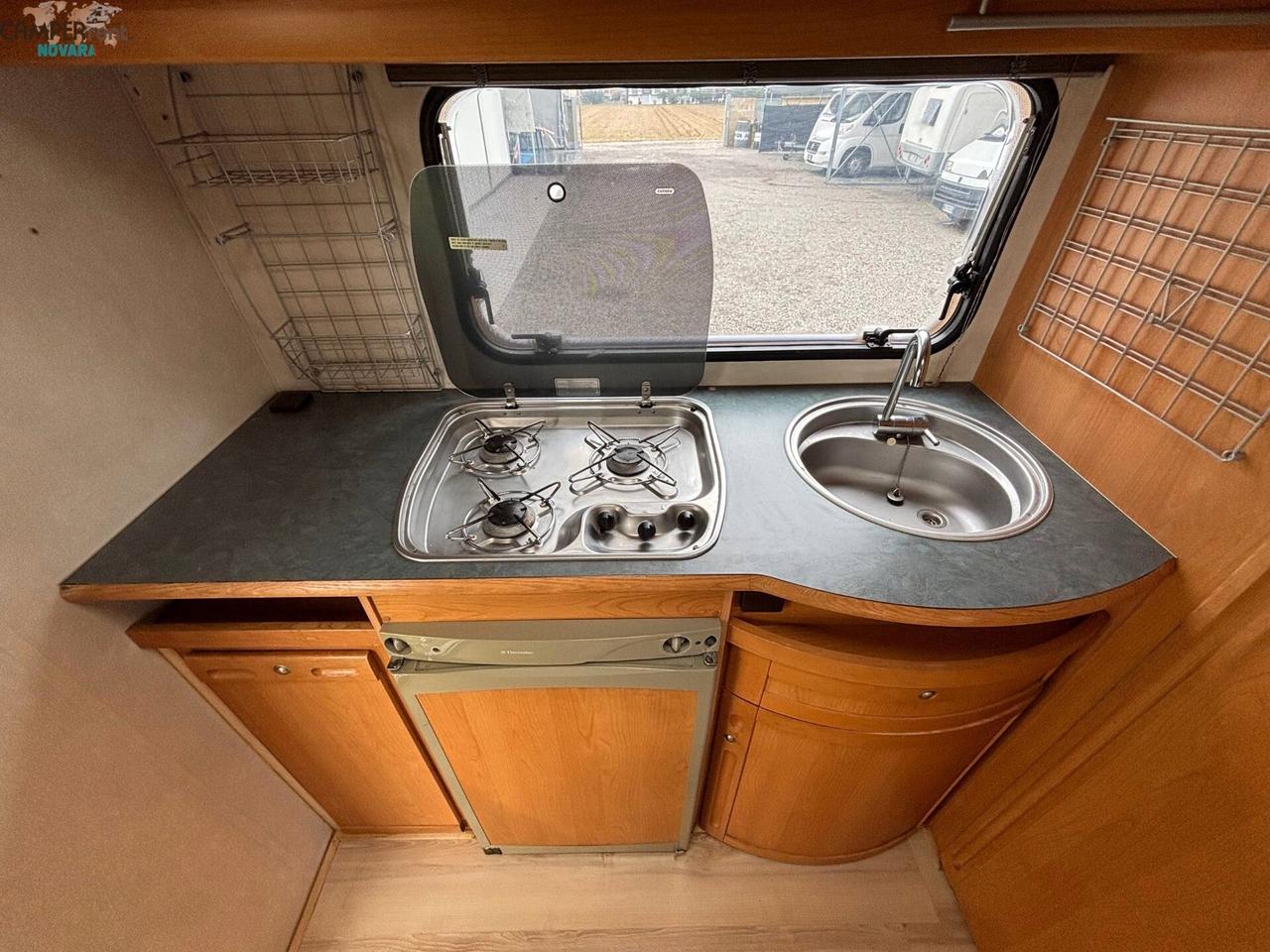 ADRIA UNICA B 462 PH - roulotte con letto matrimoniale