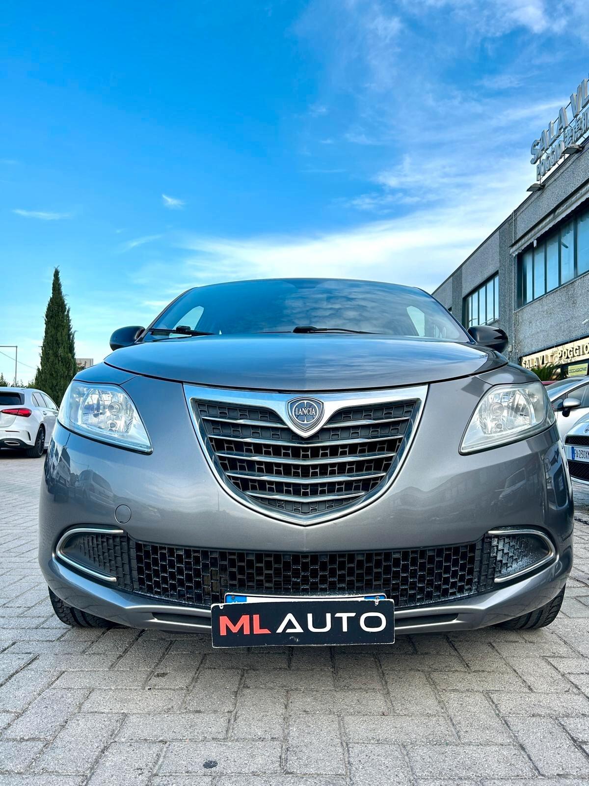 Lancia Ypsilon 1.2 69 CV 5 porte S&S Platinum - OK NEOPATENTATI