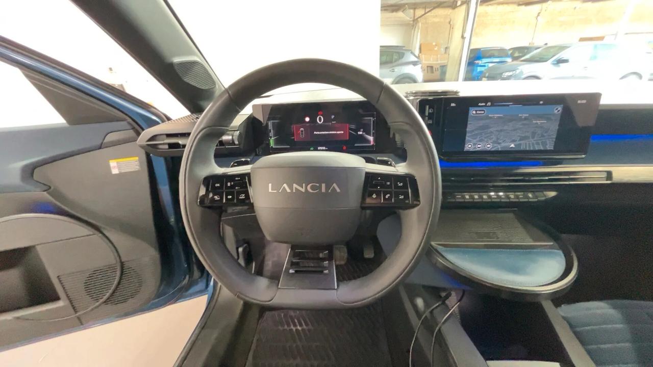 Lancia Ypsilon Hybrid e-DCT Edizione Cassina