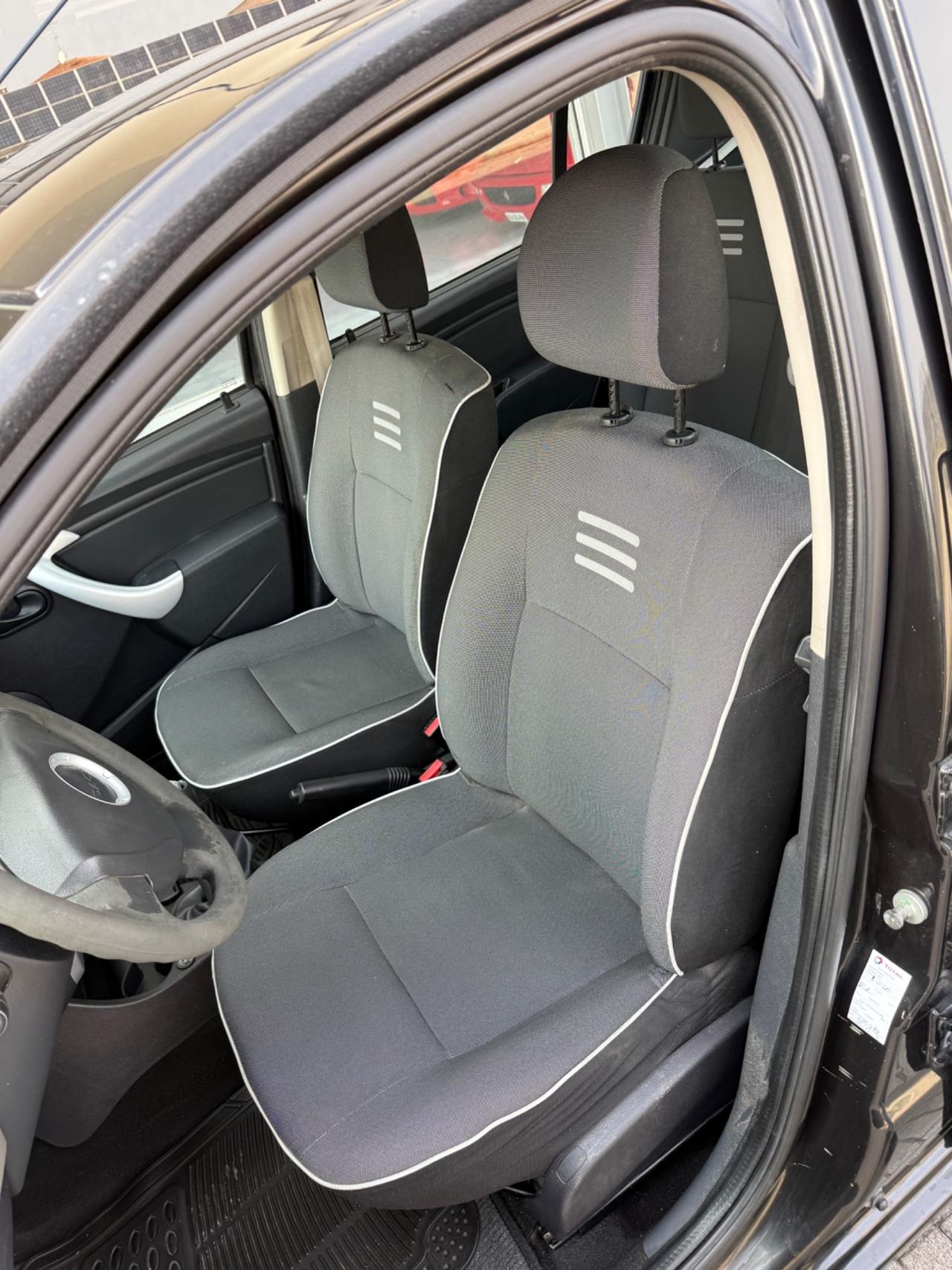 Dacia Sandero 1.2 16V GPL 75CV Embleme