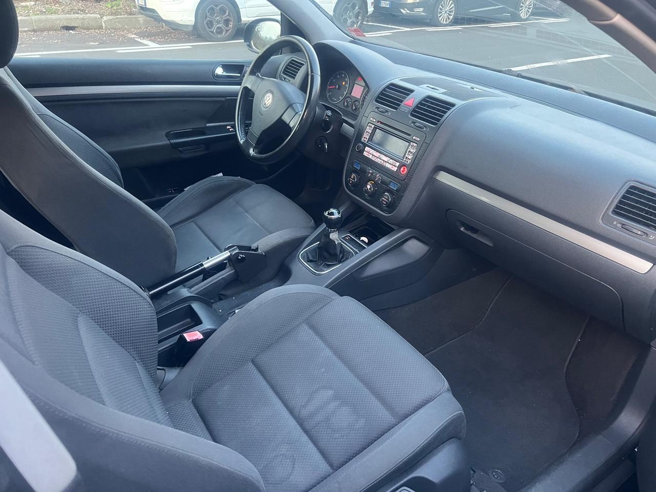 Volkswagen Golf 1.6 16V FSI 3p. Sportline