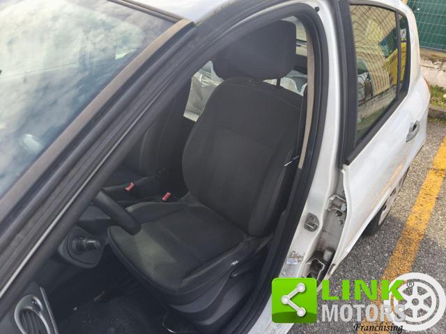 RENAULT Clio 1.2 16V 5 porte Luxe