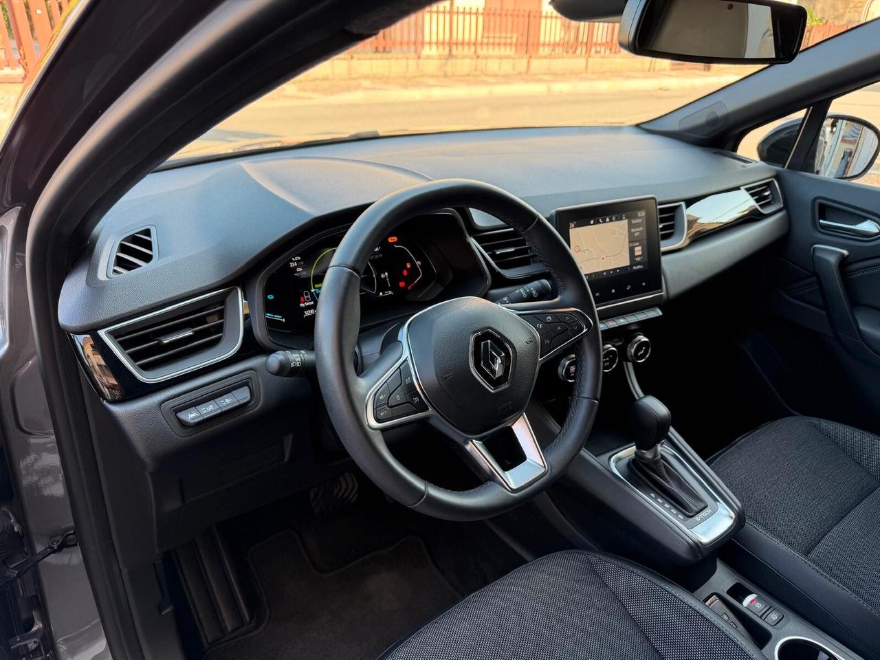 Renault Captur Full Hybrid 1.6 E-Tech 145 CV Rive Gauche