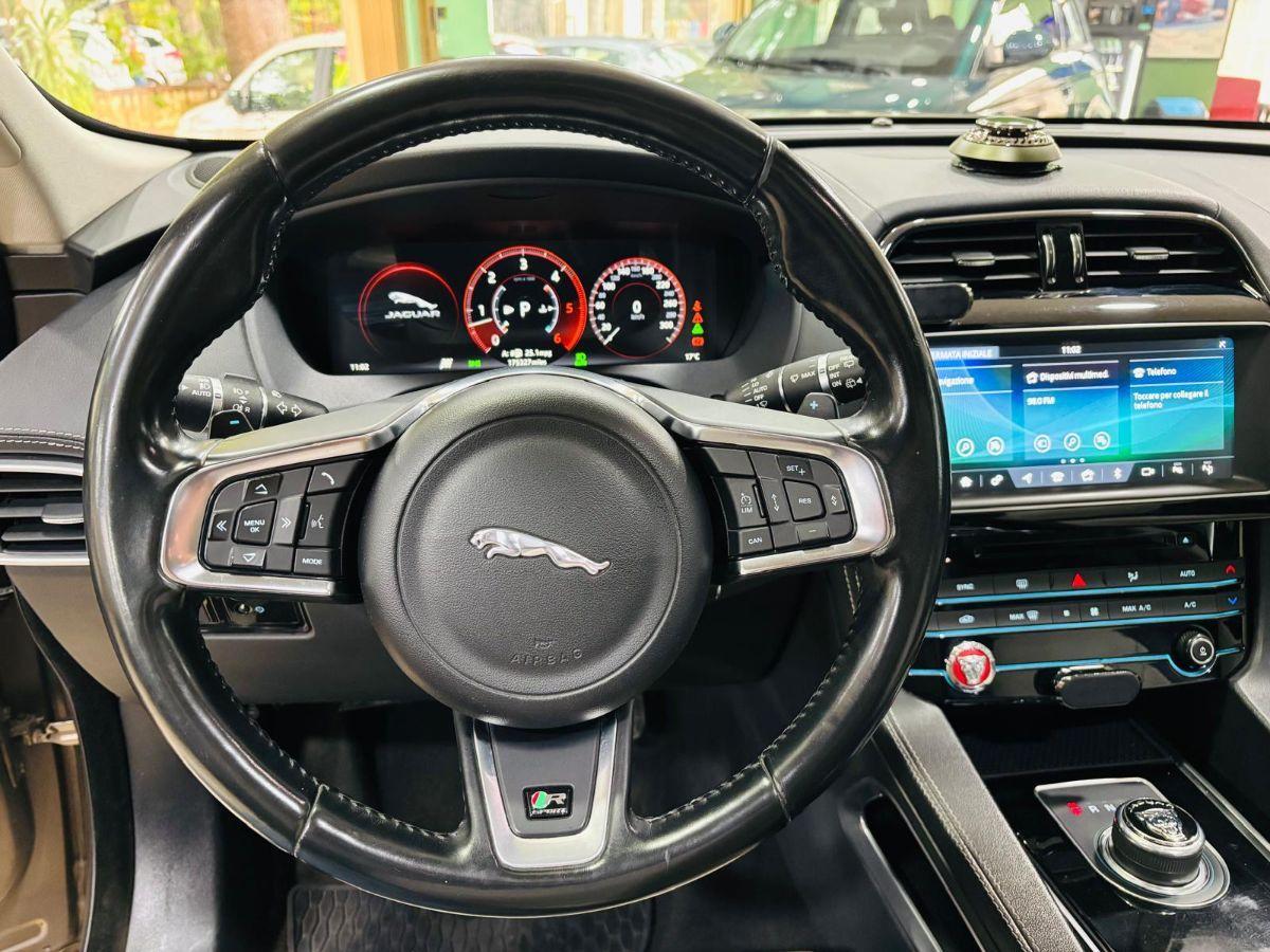 JAGUAR F-Pace 3.0d V6 300 CV AWD aut. First Ed.