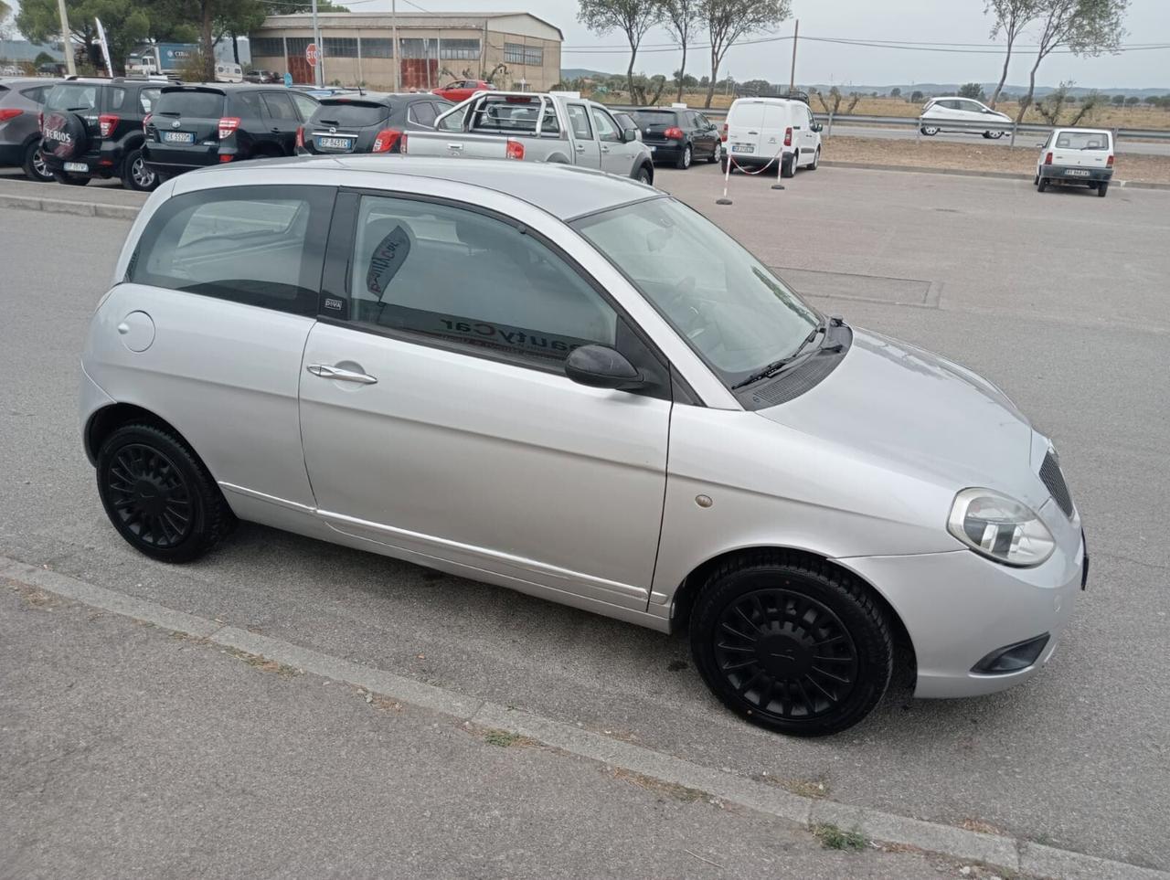 Lancia Ypsilon 1.3 MJT 75 CV