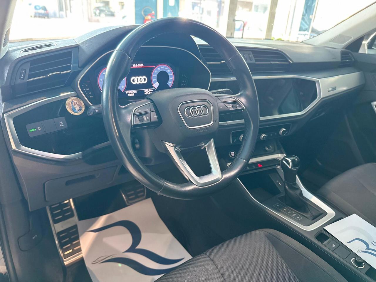 Audi Q3 35 TDI S tronic Business