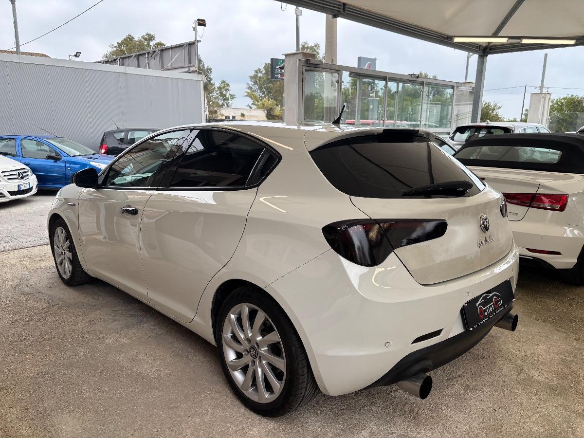 ALFA ROMEO - Giulietta - 2.0 JTDm-2 140 CV Exclusive