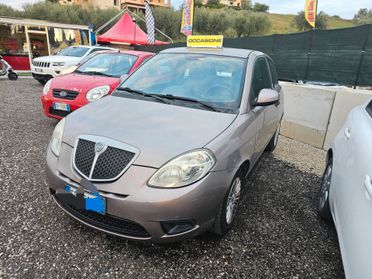 Lancia Ypsilon 1.2 69 CV Unyca