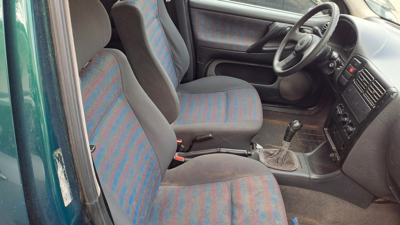 Volkswagen Polo 1.4 OK NEOPATENTATI unicoproprietario