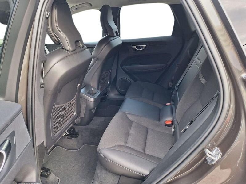 Volvo XC60 B4 197+14 CV AWD Automatica NAVI LED Momentum Pro