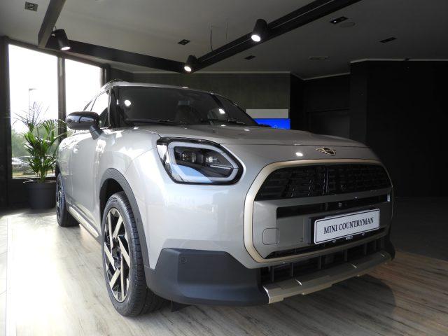 MINI Mini C Favoured Countryman