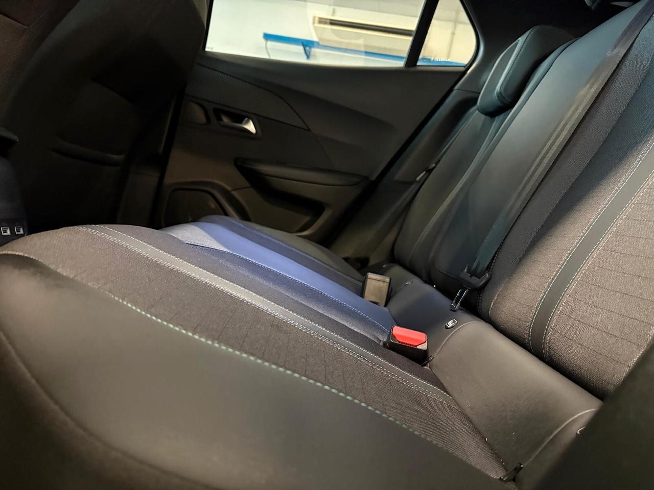 Peugeot 2008 ALLURE PACK BlueHDi 130 EAT8 SPOTICAR