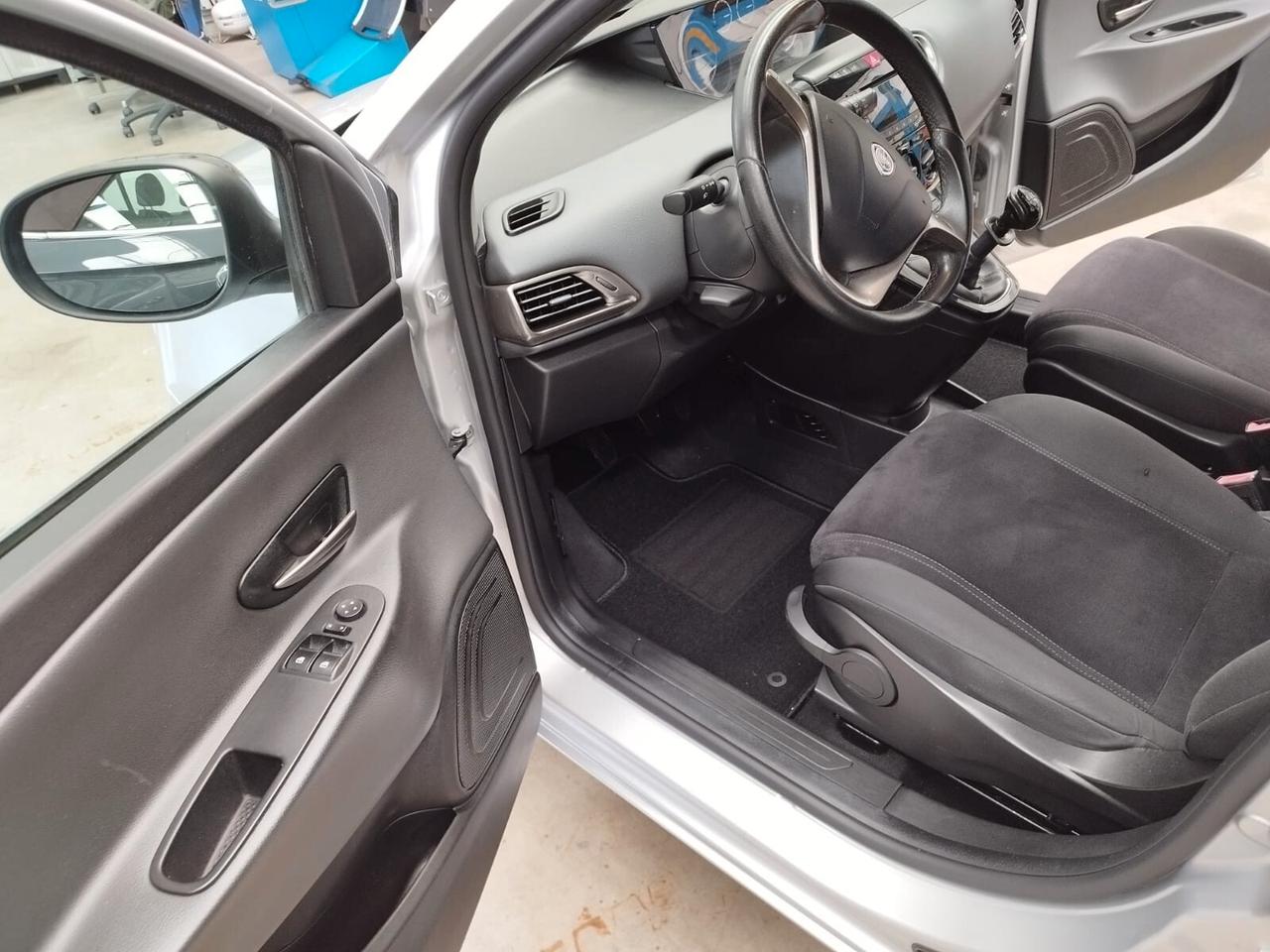 Lancia Ypsilon 1.2 69 CV 5 porte Elle