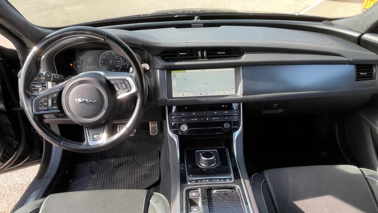 Jaguar XF 2.0 D 180 CV aut. R-Sport /(incidentata)