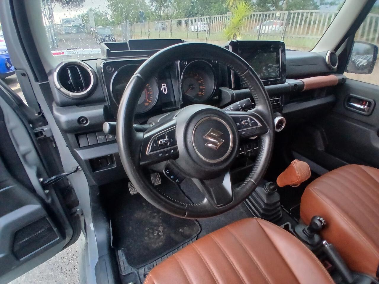 Suzuki Jimny 1.5 5MT Top
