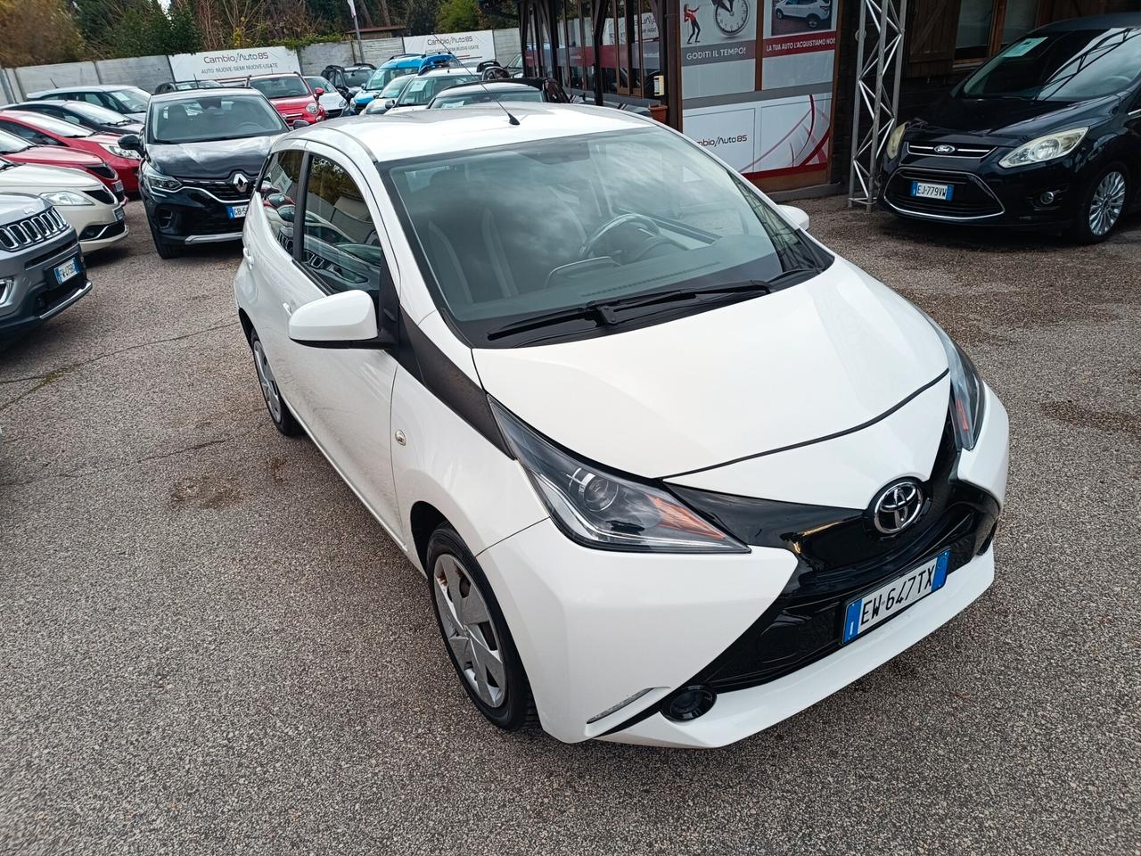 Toyota Aygo 1.0 VVT-i 69 CV 5 porte x-cool