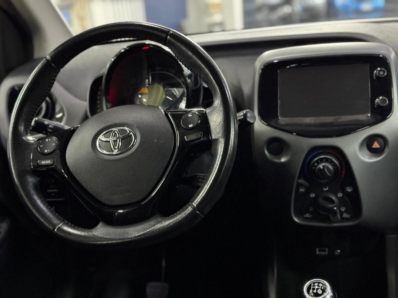 Toyota Aygo 1.0 VVT-i 72 CV 3 porte x-cool