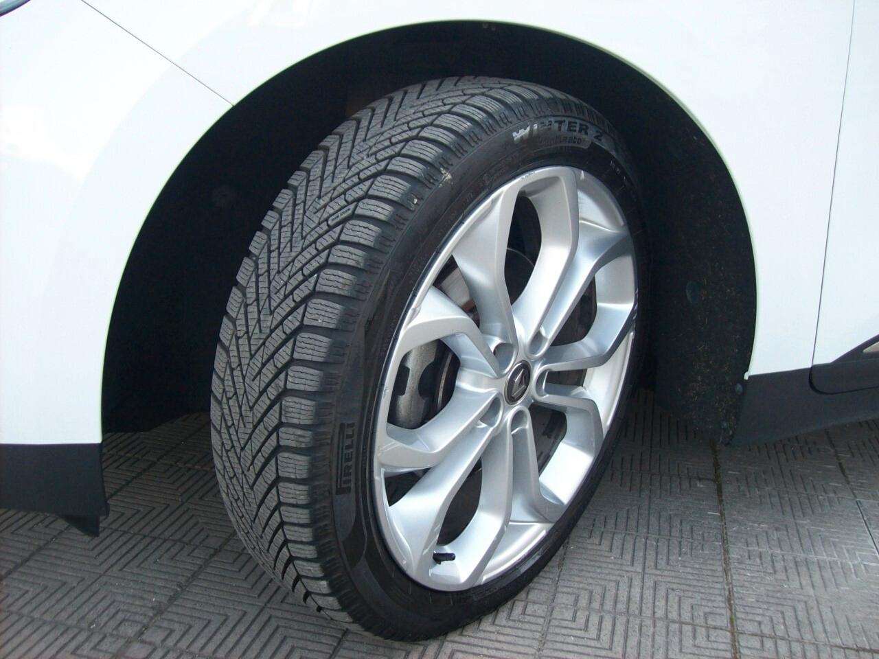 Renault Scenic 1.7 Blue dCi 120CV Sport Edition2