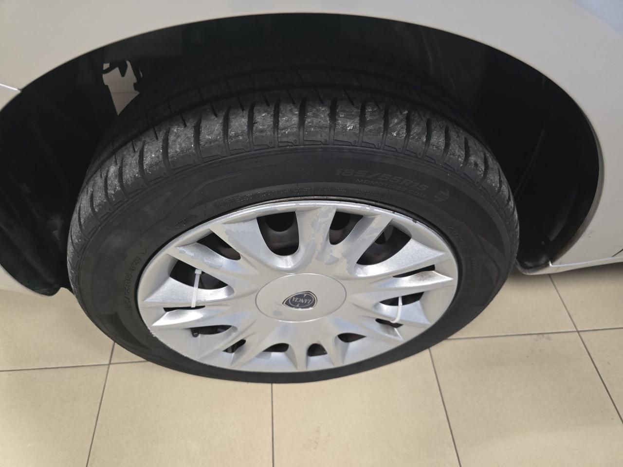 Lancia Ypsilon 0.9 TwinAir 85 CV 5 porte Metano Ecochic Gold