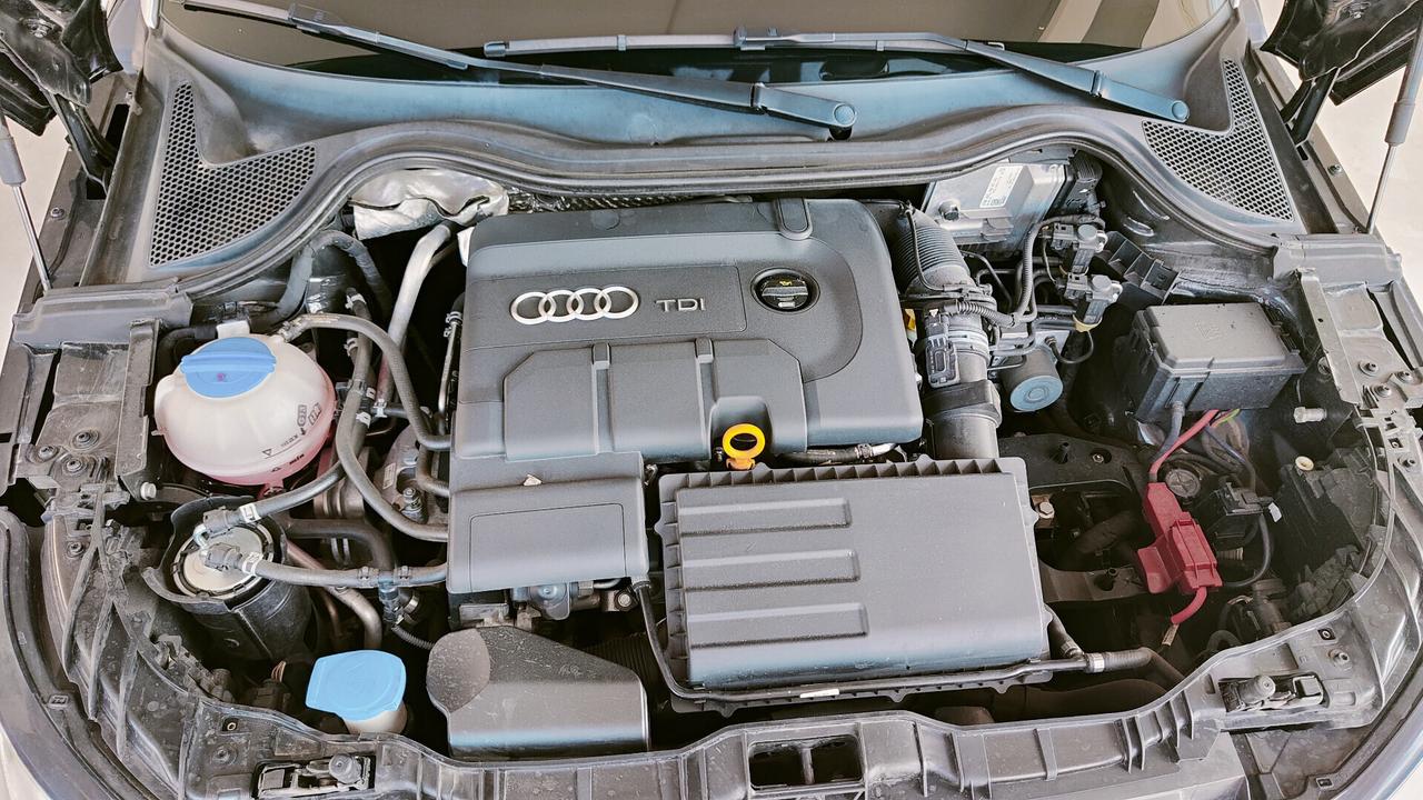 Audi A1 1.4 TDI S tronic OK NEO PATENTATI 5 PORTE