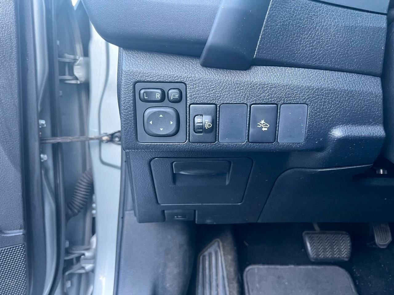 Toyota Prius 1.8 Lounge - 2016