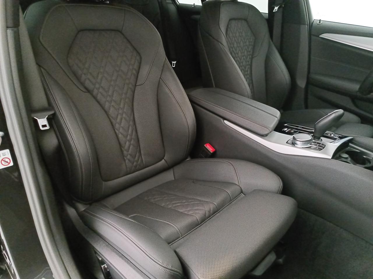 BMW 520d Touring mhev 48V xdrive Luxury auto