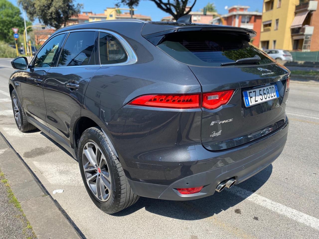 Jaguar F-Pace 2.0 D 180 CV AWD aut. R-Sport