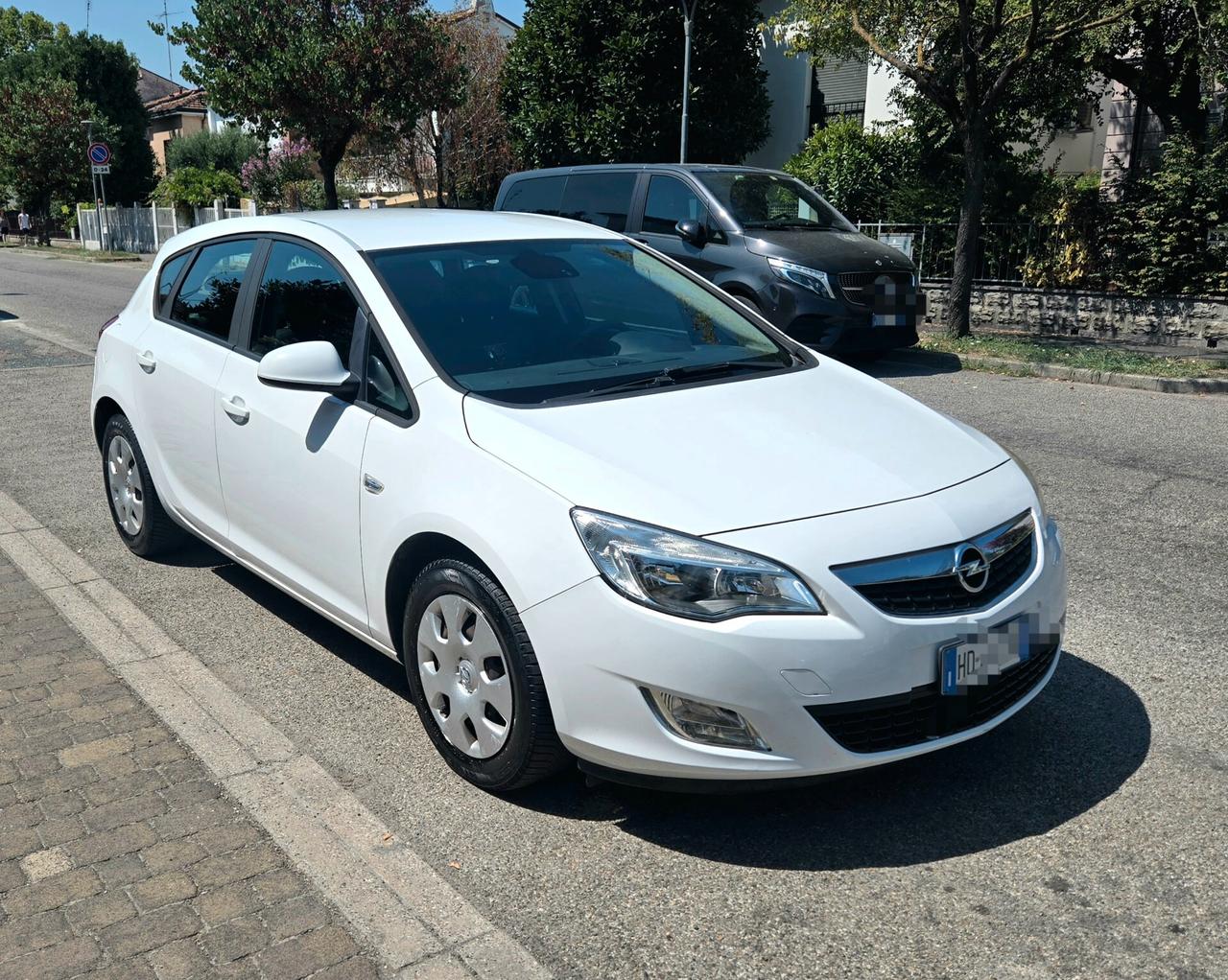 Opel Astra 1.4 16V Twinport 5 porte Enjoy