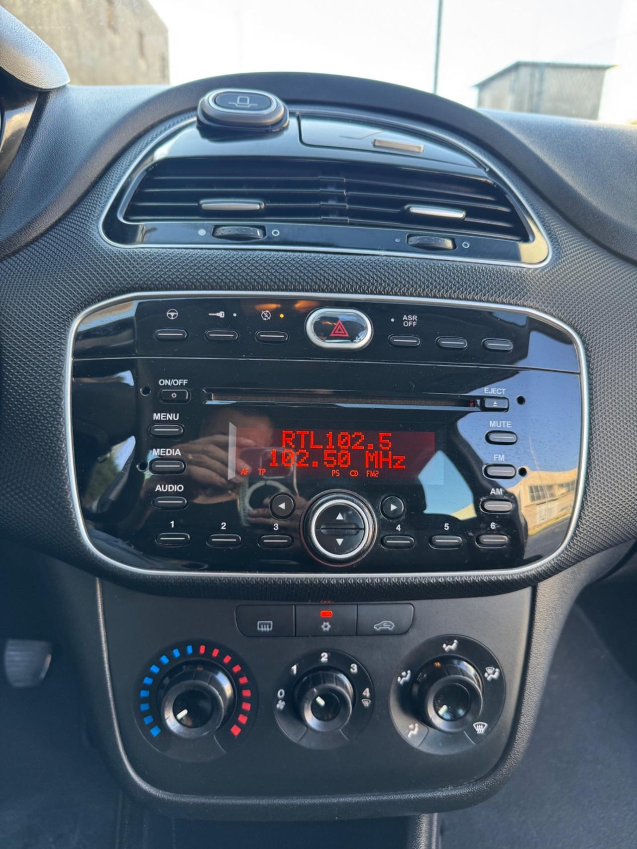 Fiat Punto idonea ai neopatentati gomme nuove