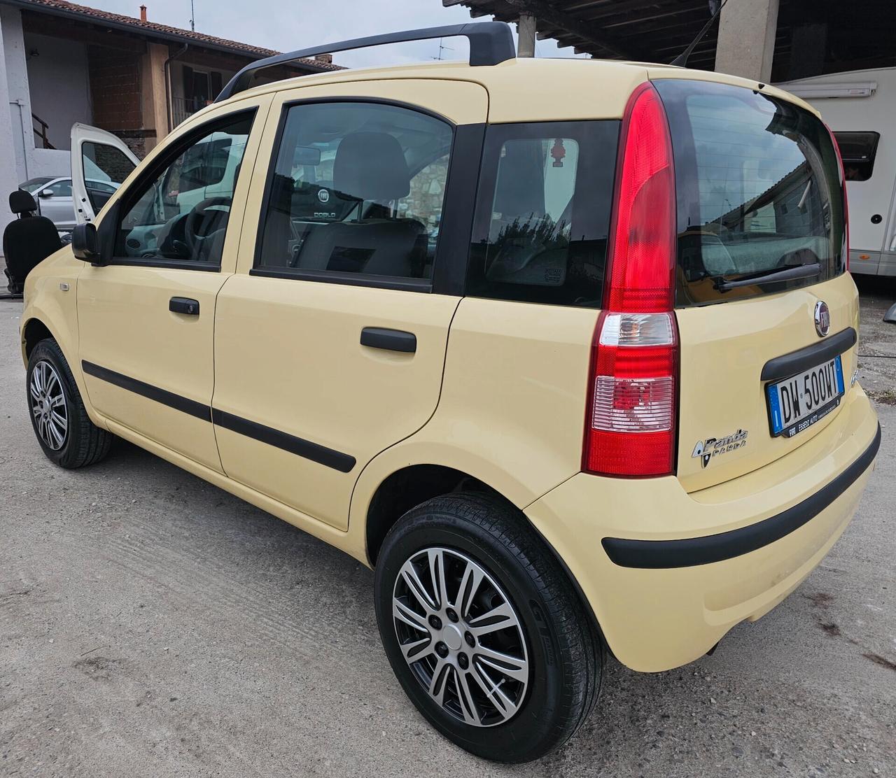 FIAT PANDA 1.2 GUIDABILE DA NEOPATENTATI GARANZIA 12 MESI