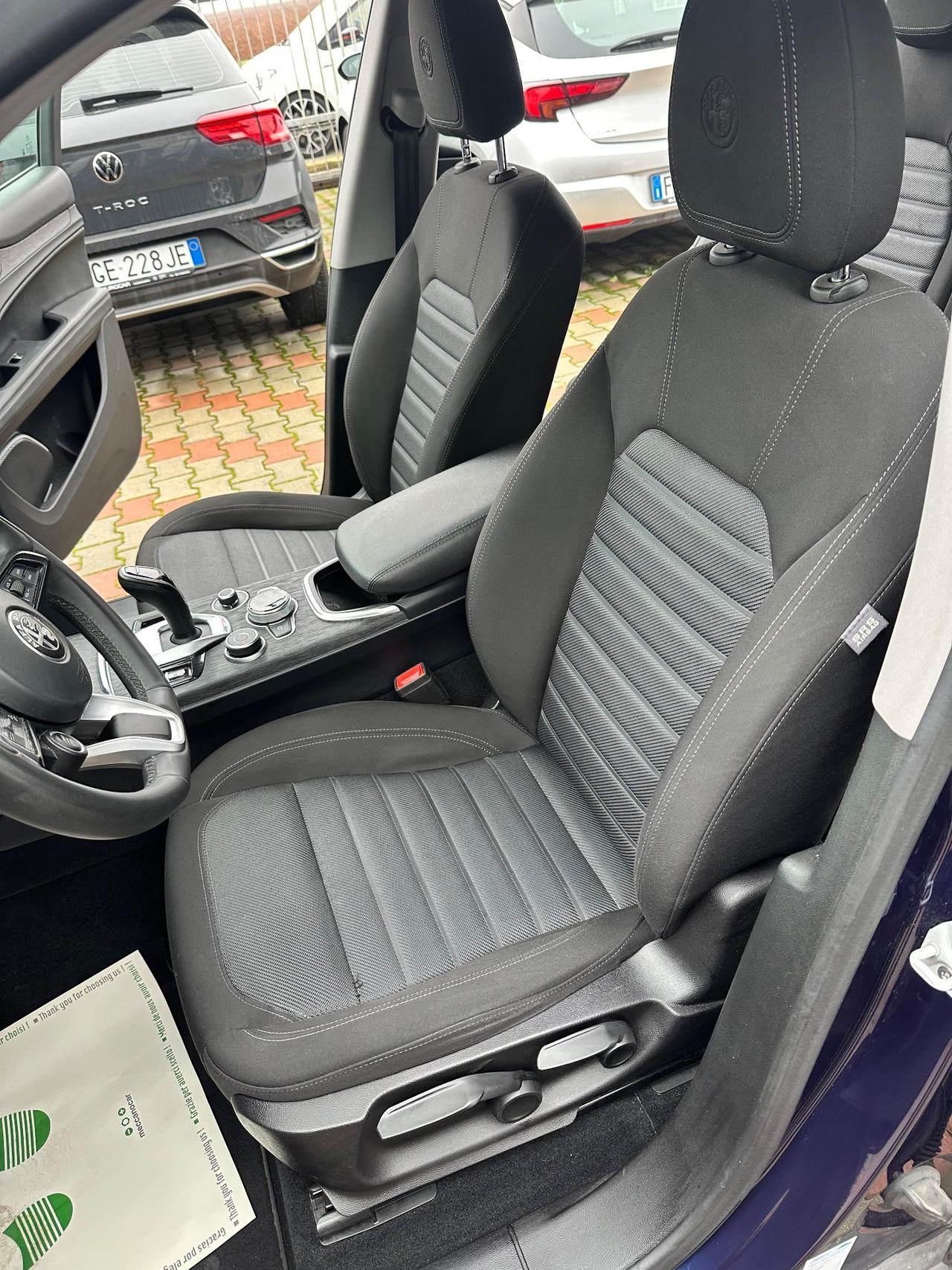 Alfa Romeo Stelvio 2.2 Turbodiesel 160 CV AT8 RWD Business