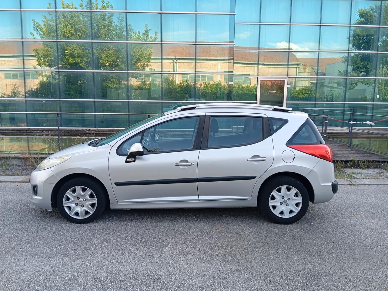 Peugeot 207 1.4 S.W. SENSORI CLIMA RADIO 5P E.99 MESE