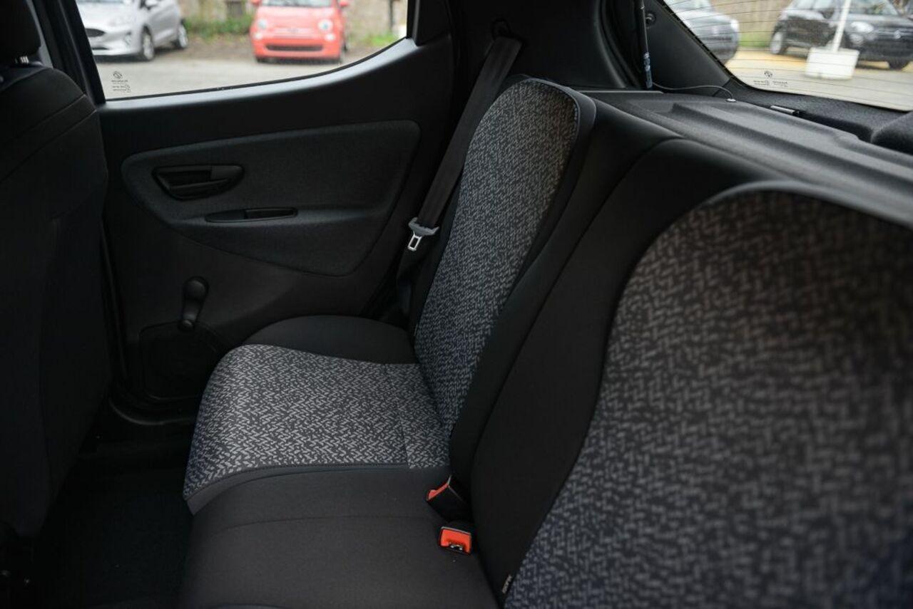 LANCIA Ypsilon III 2021 - Ypsilon 1.0 firefly hybrid Silver s&s 70cv