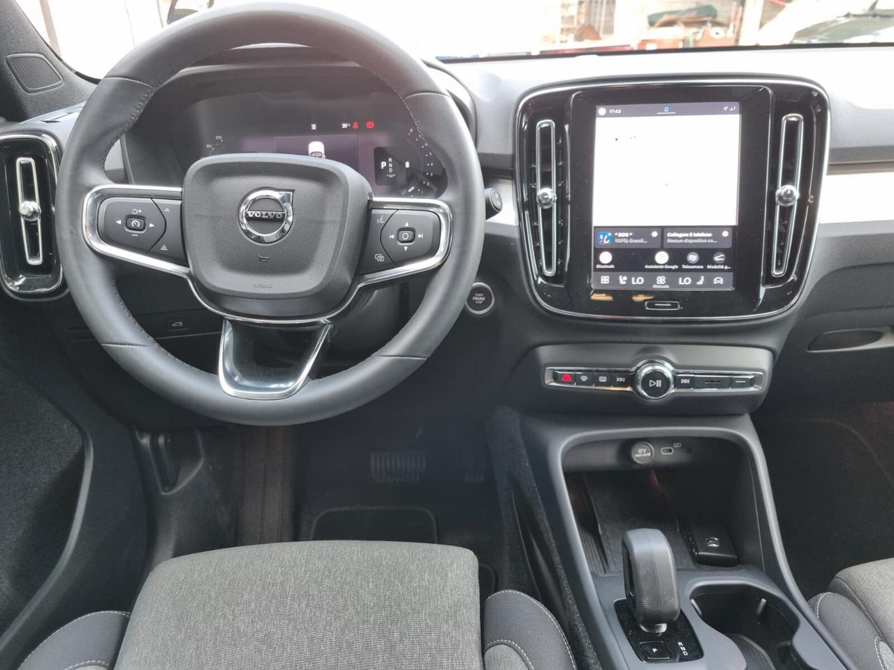 Volvo XC40 B3 automatico Plus Black Edition