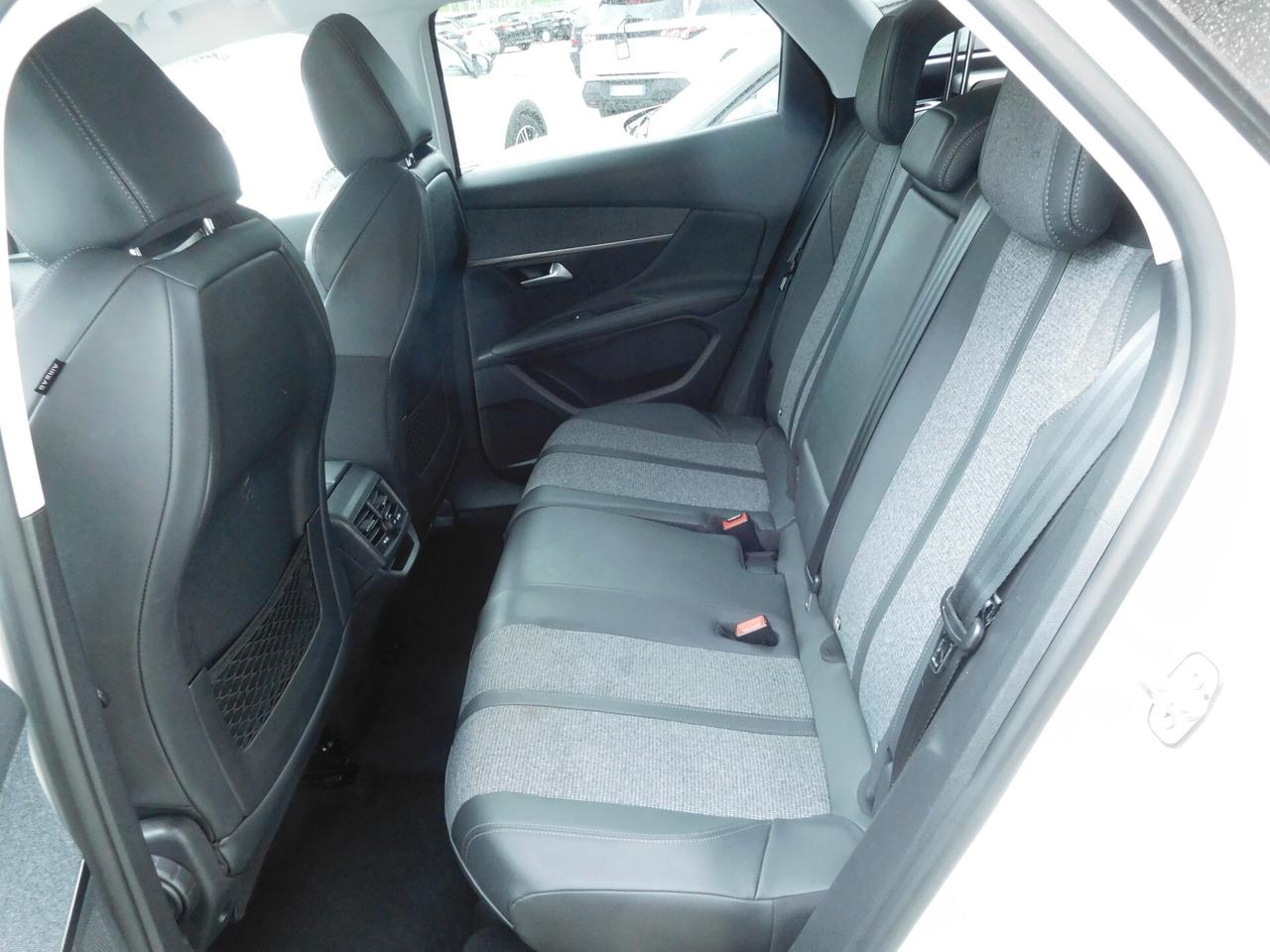 Peugeot 3008 BlueHDi 130 S&S EAT8 Allure