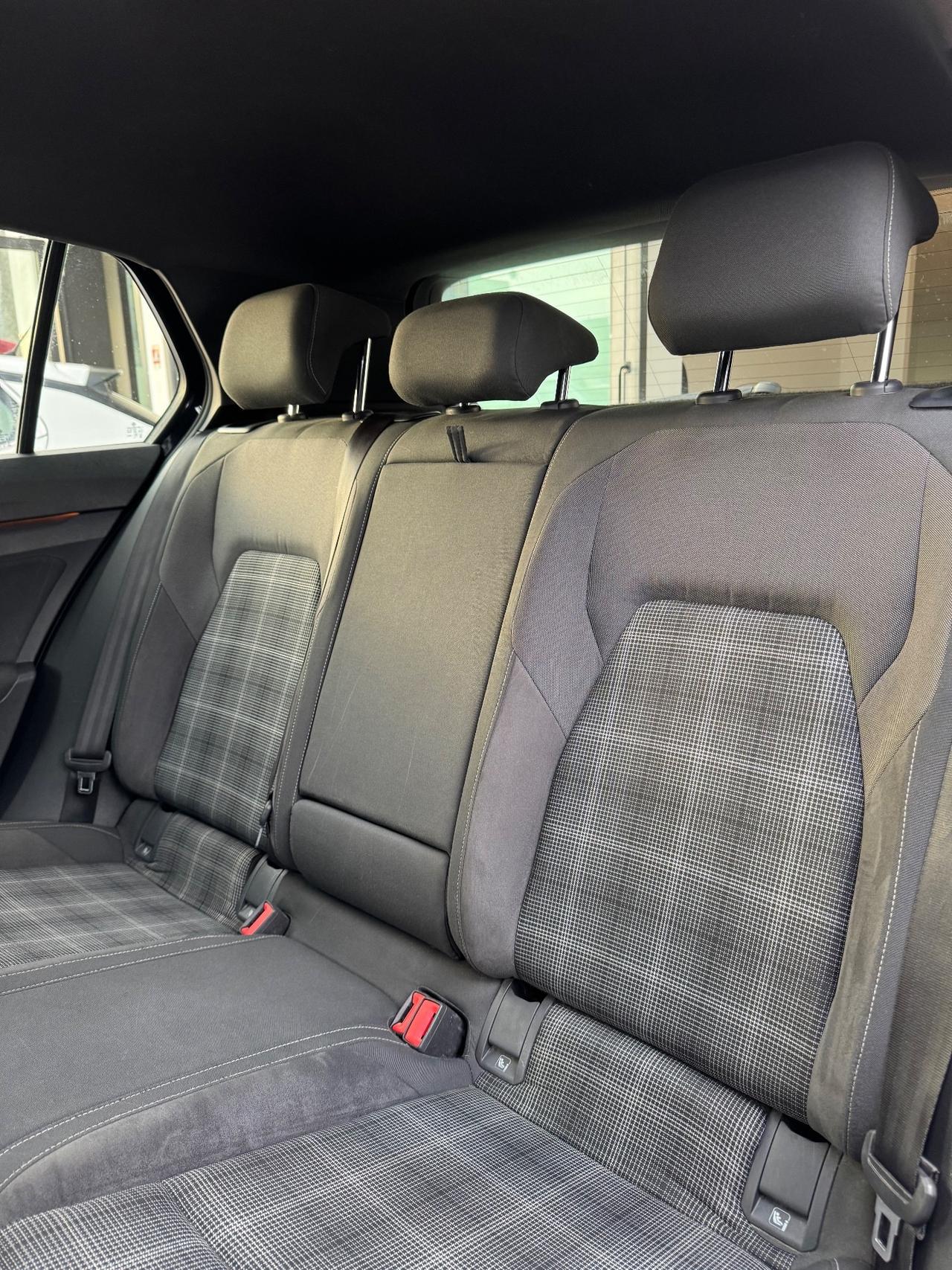 Volkswagen Golf 2.0 TDI GTD DSG