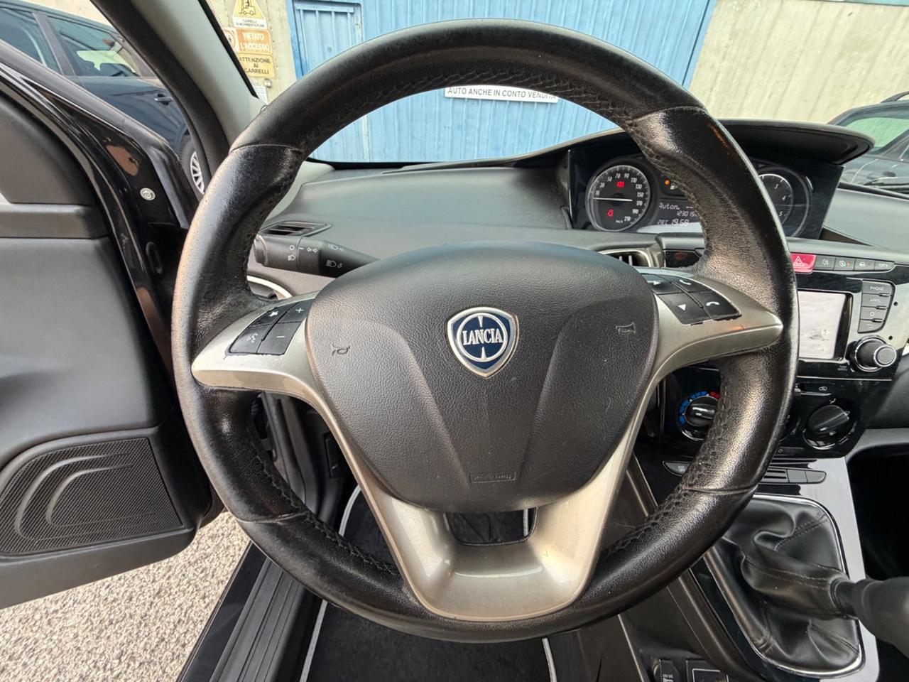Lancia Ypsilon 1.2 69 CV 5 porte Mya