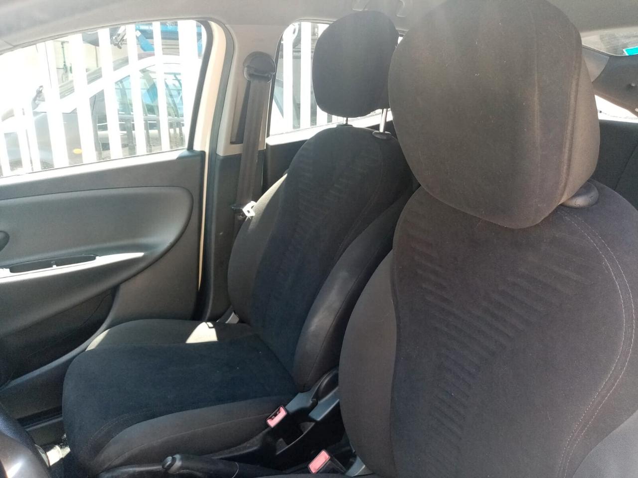 Lancia Ypsilon 0.9 TwinAir 85 CV 5 porte S&S Platinum