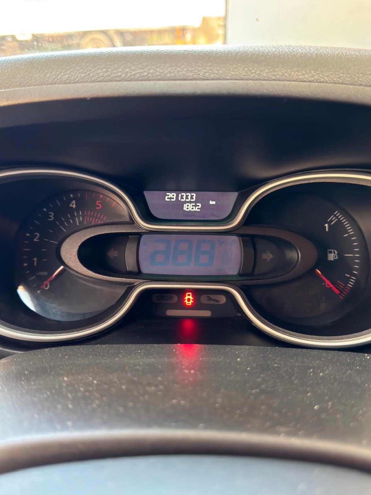 Renault 9 Posti – Anno 2018 – Ottimo stato, pronta all'uso