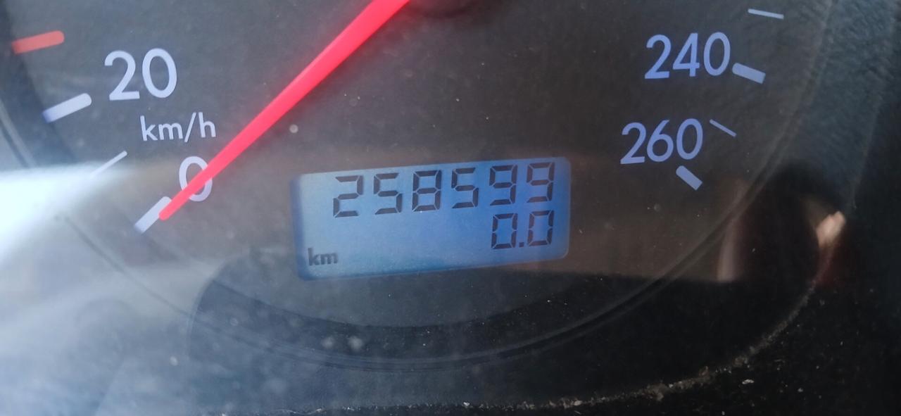 Volkswagen Golf 4 1.6 benzina euro 4 neopatentati