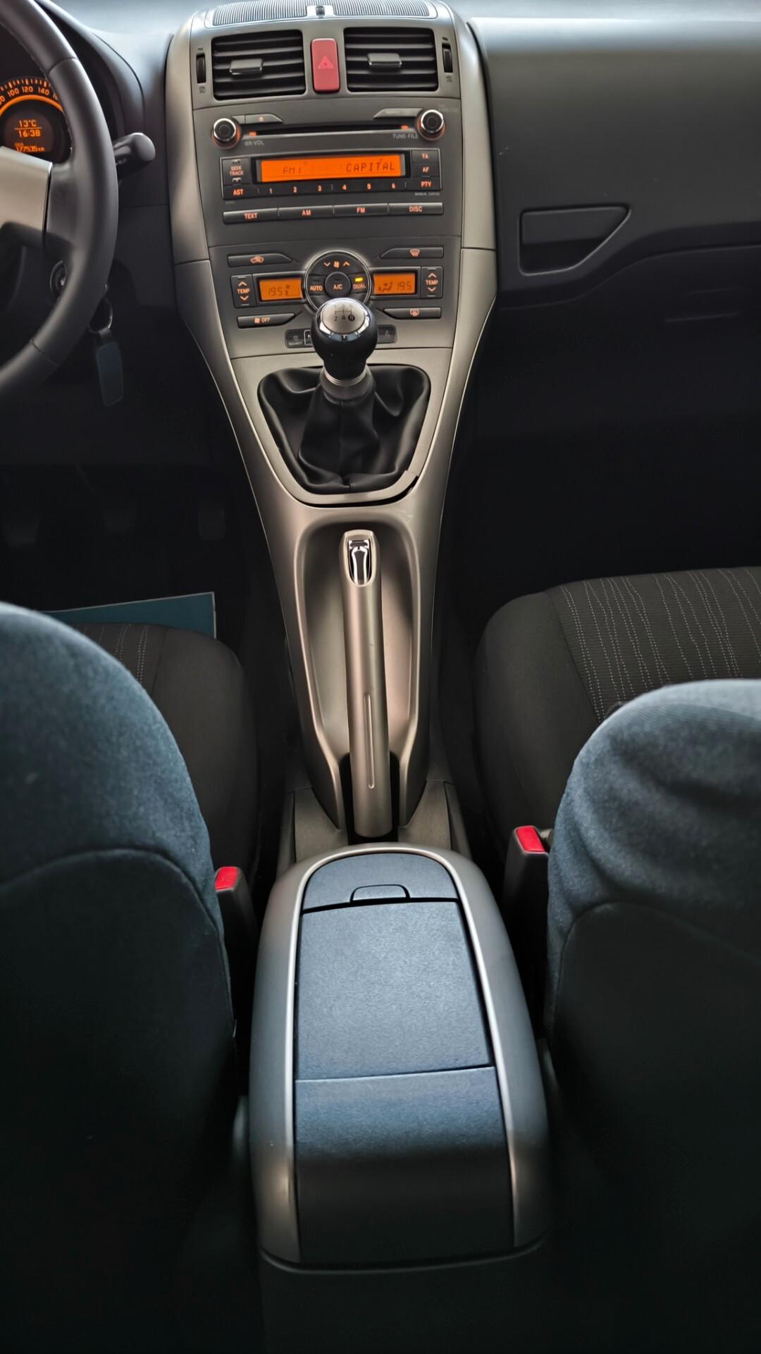 Toyota Auris 1.4 D-4D 5 porte Sol MY'08