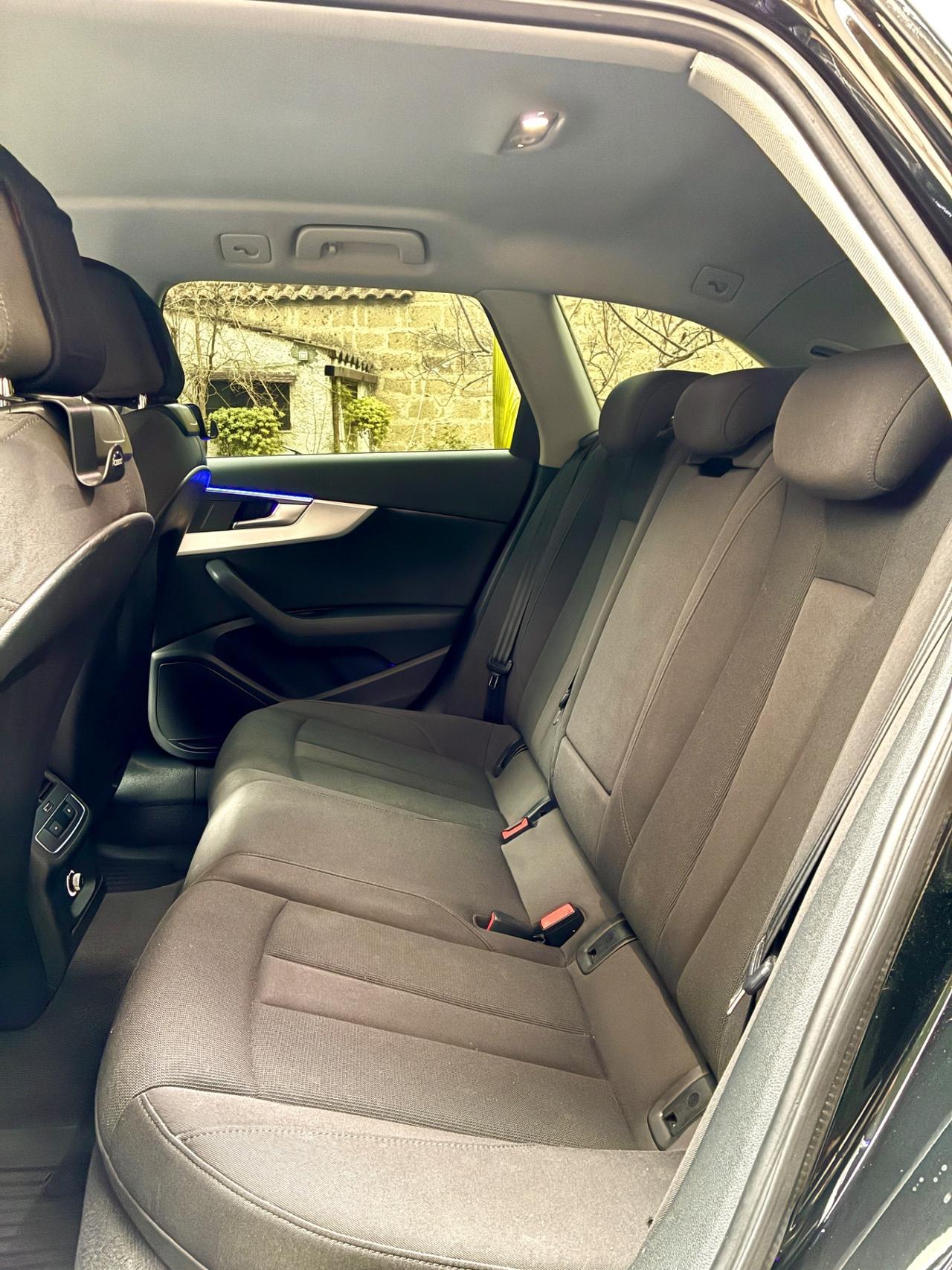 Audi A4 Avant 30 TDI S tronic Sport