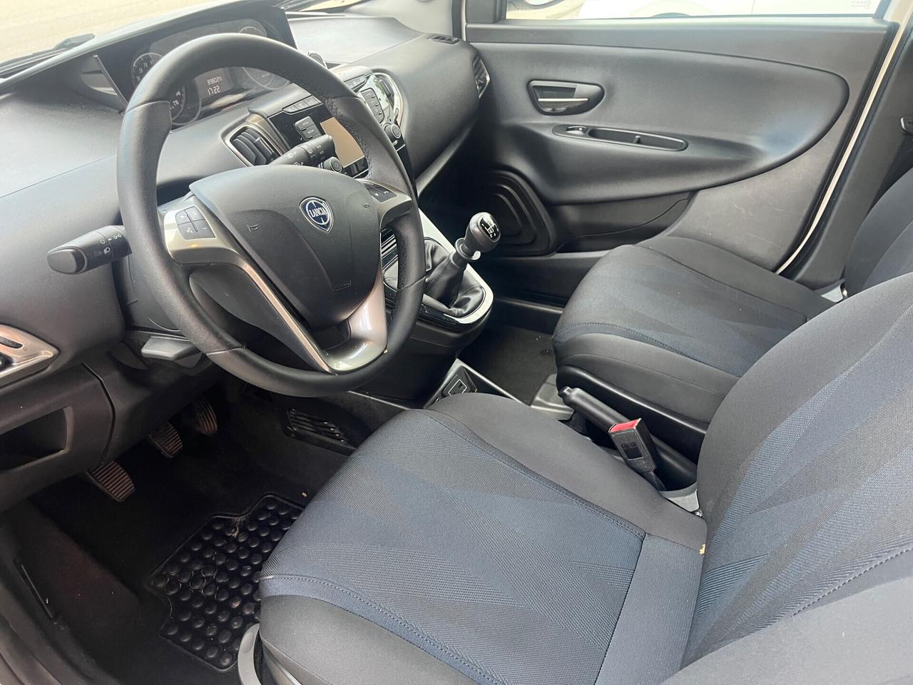 Lancia Ypsilon 0.9 TwinAir 85 CV 5 porte Metano Ecochic Gold