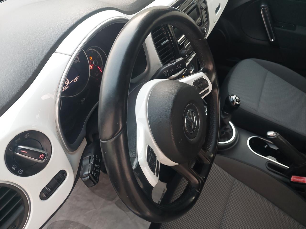 Volkswagen Maggiolino 1.6 TDI Design *NEOPATENTATI*