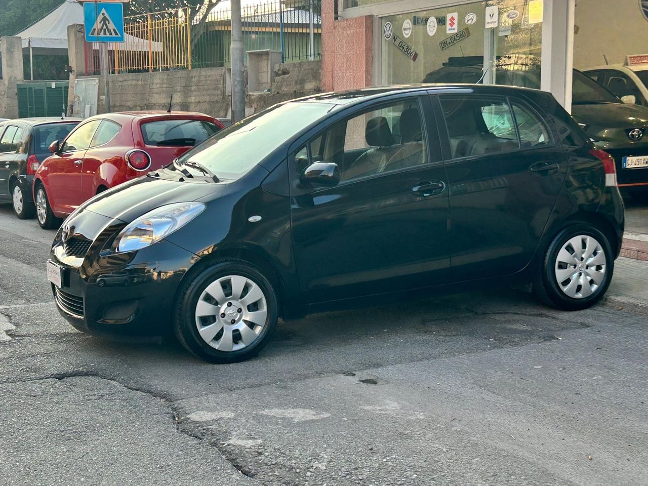 Toyota Yaris 1.0 5 porte Sol