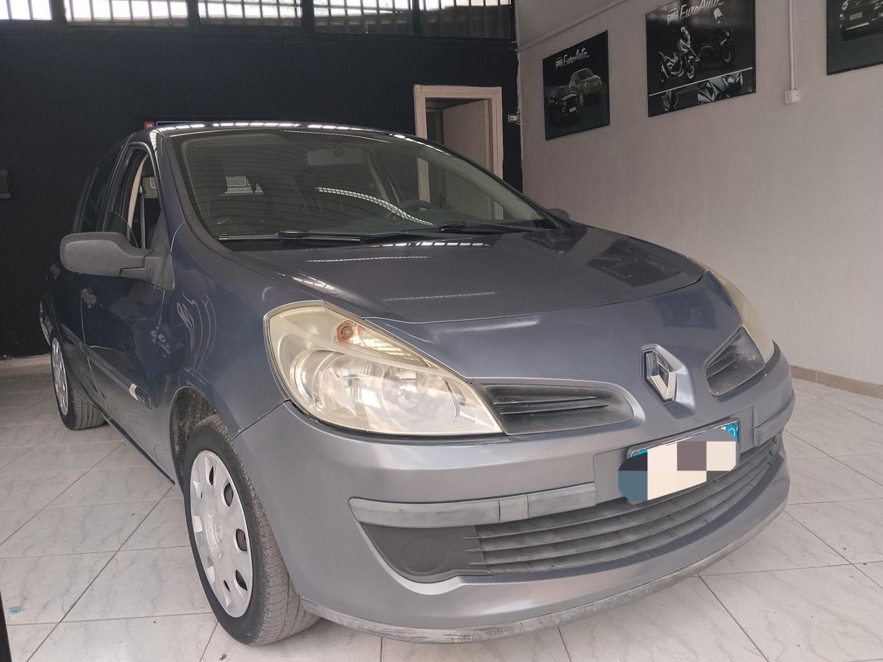 Renault Clio 1.5 diesel CON GARANZIA